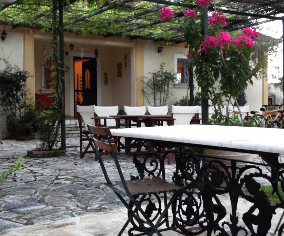 Theni Olive Grove Villa Kato Yerakarion Exteriör bild