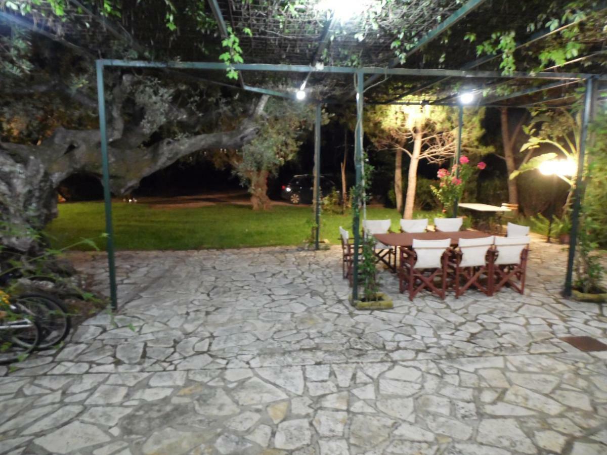 Theni Olive Grove Villa Kato Yerakarion Exteriör bild